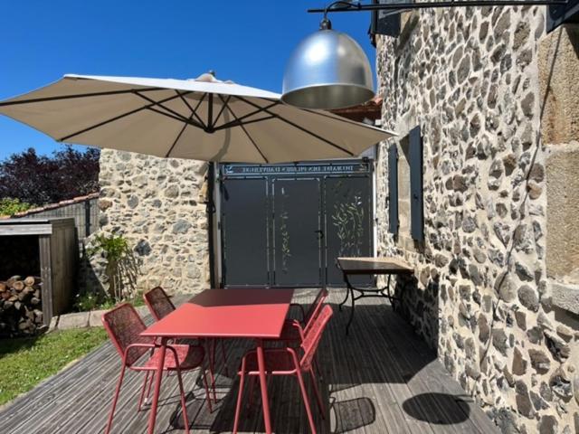 Domaine Des Pierres D Auvergne Flat Exteriér fotografie